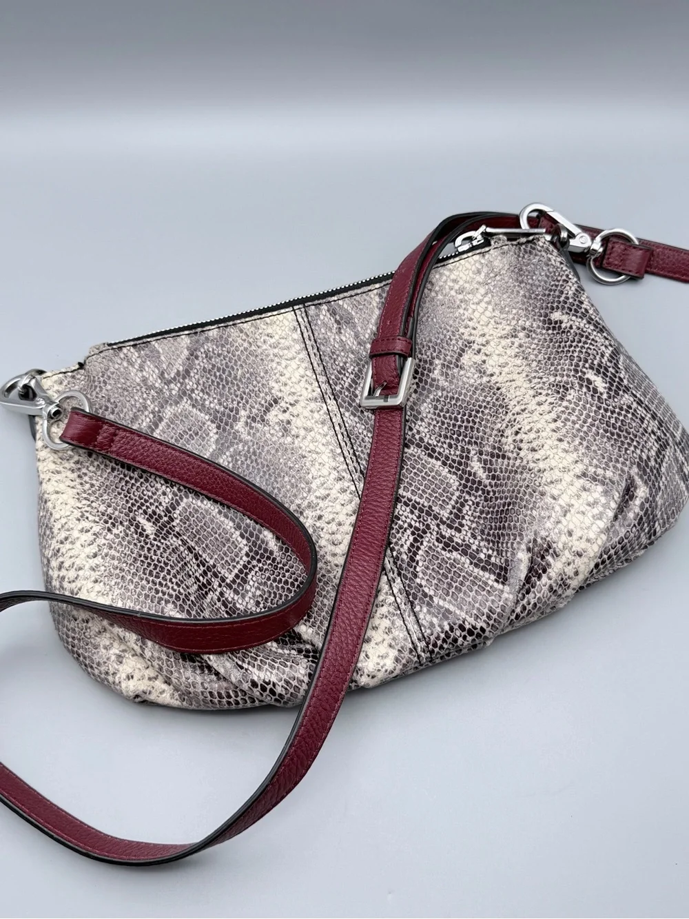G.I.L.I. Genuine Leather Pleated Double Zip Crossbody Purse